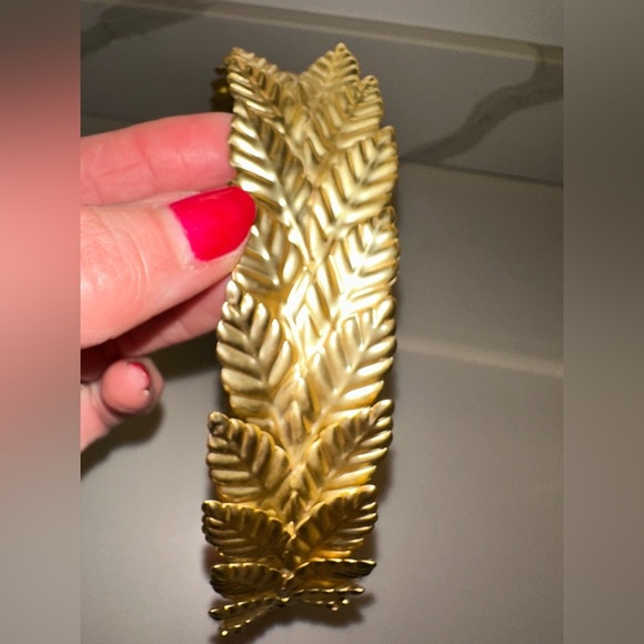 Elegant Caesar Laurel Leaf Gold Crown Costume Accessory for Halloween 👻 - Picture 10 of 13